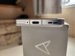 Zenfone 10 - bottom