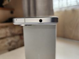 Zenfone 10 - top
