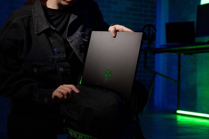 https___hybrismediaprod.blob.core.windows.net_sys-master-phoenix-images-container_ha8_h3e_9481464315934_230222-blade15-ch9-1500x1000-3