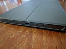 OPPO Pad Air Charging port